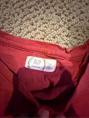 24/7 by Maurices Women's Red Scoop Neck Top
